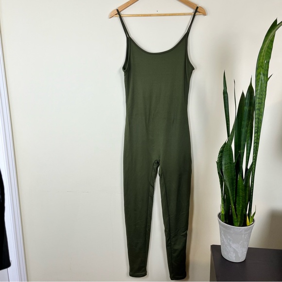Bumpsuit Maternity The Kate Sleeveless Stretch-woven Unitard In Olive - Small - Picture 7 of 13